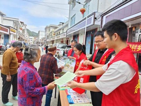江西安远县塘村乡开展预防野生蘑菇中毒宣传活动
