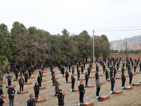 清明节：“让无名烈士不再孤单”兰州市烈士陵园举行认亲活动